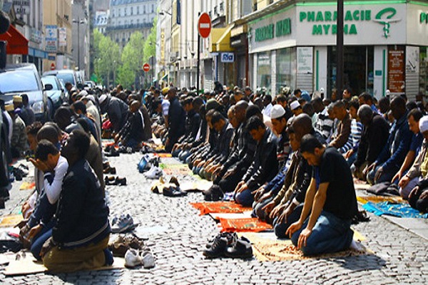 Over Half of French People Say Islam is Compatible with Their Society: Survey
