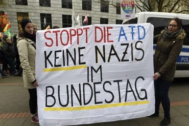 Немцы выступили с акцией протеста против антиисламской группировки