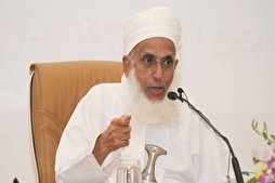مفتي عمان يطالب المسلمين بسحب أموالهم من المؤسسات المسيئة للنبي(ص)