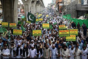 المظاهرات تعمّ باكستان إحتجاجاً على إساءة 
