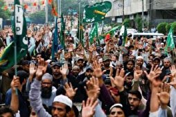 إحتجاجات شعبية في باكستان ضد إساءة شارلي إيبدو للنبي(ص)