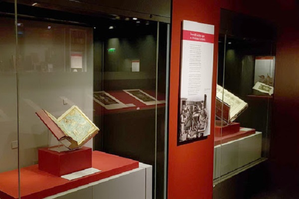 بالصور والفيديو...الإحتفاظ بالأعمال الاسلامية في متحف بعاصمة إیرلندا
