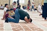 Fans der Weltmeisterschaften treffen sich in der Moschee in Doha zum Freitagsgebet
