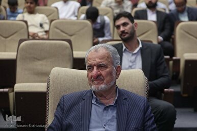 Quran Competitions Help Strengthen Society, Says Veteran Iranian Qari