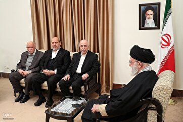 Photos: Islamic Revolution Leader’s Meeting with Hamas Officials