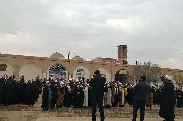 تجمع روحانیون و طلاب یزدی در محکومیت اقدام تروریستی آمریکا