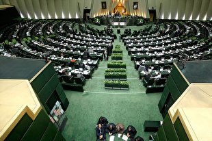 آغاز جلسه علنی مجلس با مرثیه‌سرایی به مناسبت ایام فاطمیه و شهادت سپهبد سلیمانی