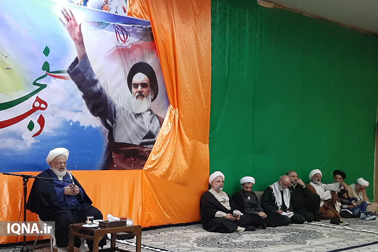 امام خمینی قرآن را به تمام معنا در انقلاب پیاده کرد امام خمینی قرآن را به تمام معنا در انقلاب پیاده کرد