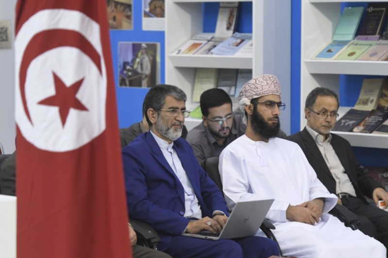 غرفه تونس از دو اثر علمی در نمایشگاه قرآن رونمایی کرد