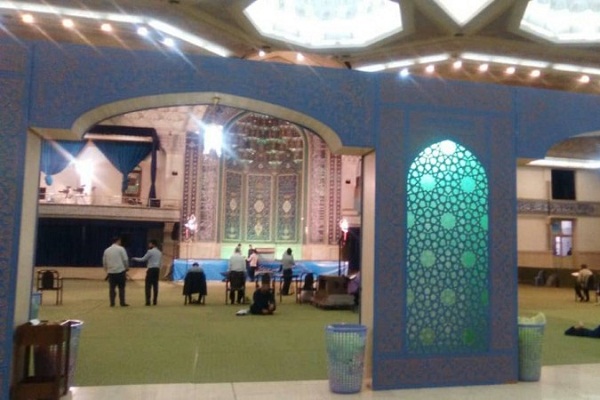 کرسی اذانگاهی نمایشگاه قرآن با تلاوت محمد موحدیان عطار