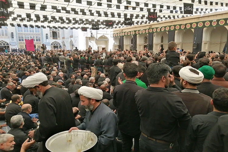 روحانیون یزدی پذیرای عزاداران حسینی در سیزدهم محرم