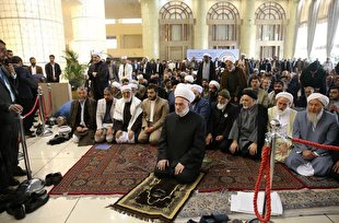 اقامه نماز وحدت به امامت شیخ  فرفور + عکس