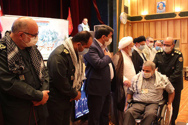 پیشکسوتان و رزمندگان دفاع مقدس یزد تجلیل شدند