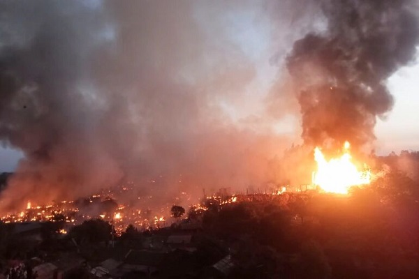 اردوگاه مسلمانان روهینگیا در بنگلادش در آتش سوخت