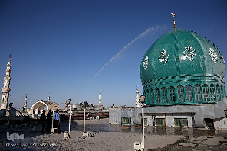 آئین شستشو و تعویض پرچم گنبد مسجد مقدس جمکران