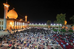 مناجات شبانه در حرم مطهر شاهچراغ(ع)‎