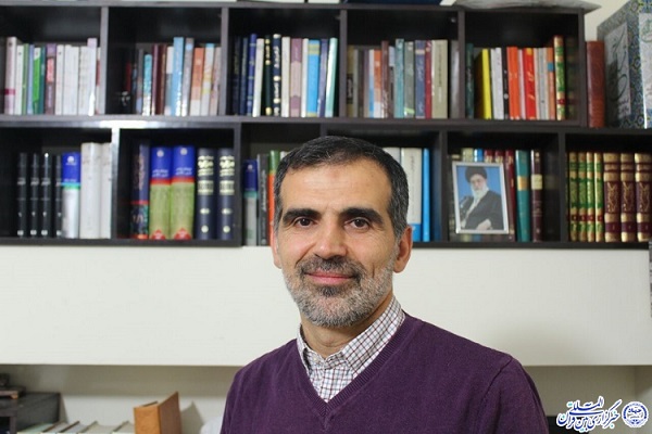 اسلام ارزش انسان را به نیایش می‌داند / مقایسه نیایش در قرآن و انجیل