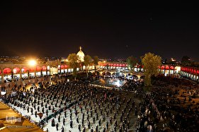 لاله‌گردانی شام غریبان در حرم شاهچراغ(ع)