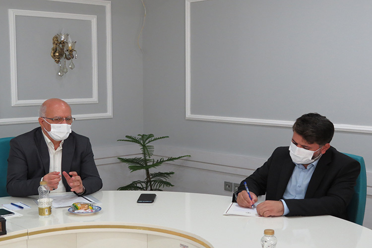 خدمت به جامعه اقتصادی و تولیدی مصداق عمل صالح است