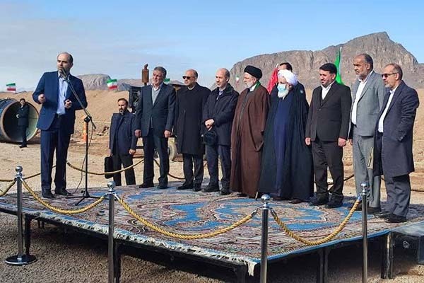 آغاز عملیات اجرایی خط انتقال آب از خلیج فارس به استان‌های مرکزی