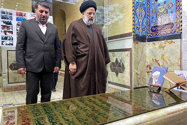 حضور رئیس‌جمهور بر مزار شهید صدوقی