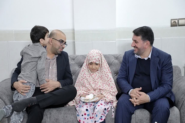 دیدار استاندار یزد با حسن مختاری مدرس و داور قرآنی استان