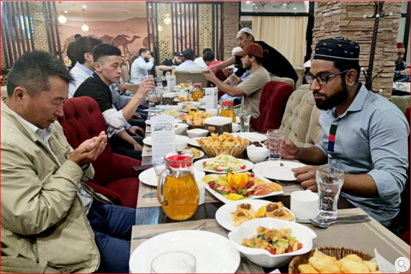 مراسم افطار دوستی در قرقیزستان + عکس