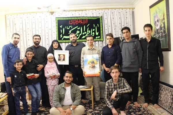 خادمین حرم حضرت معصومه(س) مهمانان ویژه منزل سردار شهید سیاح طاهری