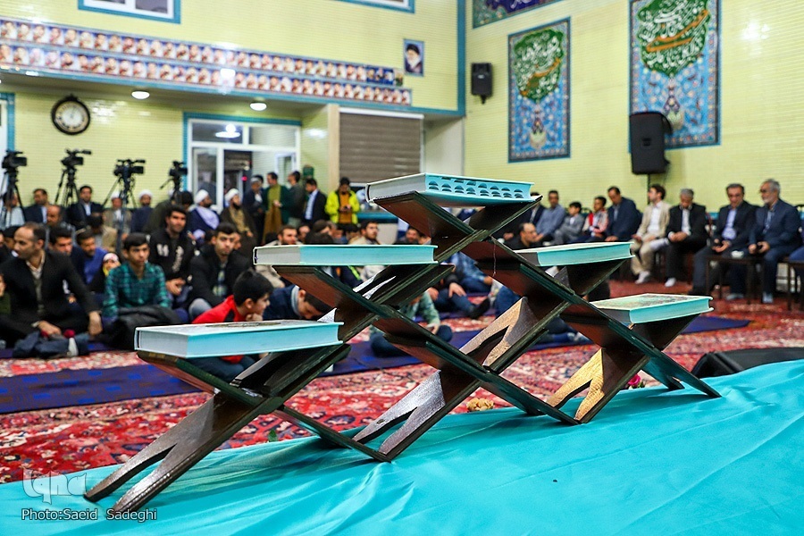 برپایی محفل انس در آستان امامزاده عقیل(ع)