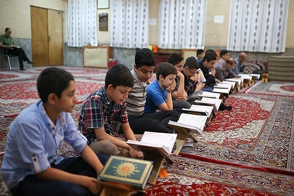 جلسه آموزش تخصصی حفظ قرآن در مسجد امام سجاد(ع) شرق تهران