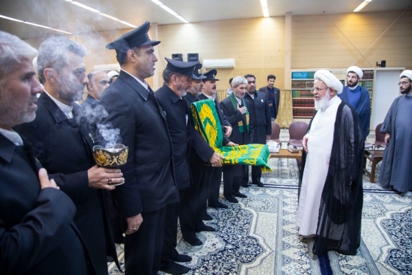 دیدار خدام حرم رضوی با امام جمعه یزد