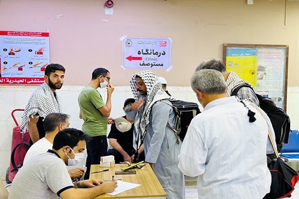 خدمت‌رسانی تیم درمانی هلال‌احمر یزد به زائران اربعین(ع)