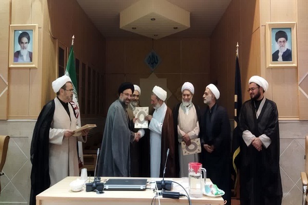 تقدیر از دست‌اندرکاران نشریات حائز رتبه الف مجتمع قرآن و حدیث