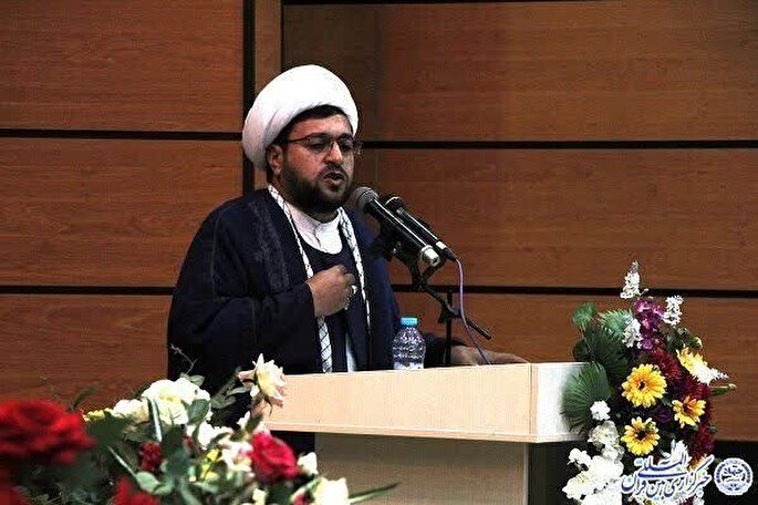 ترویج سبک زندگی حضرت علی(ع) با عمل به آن