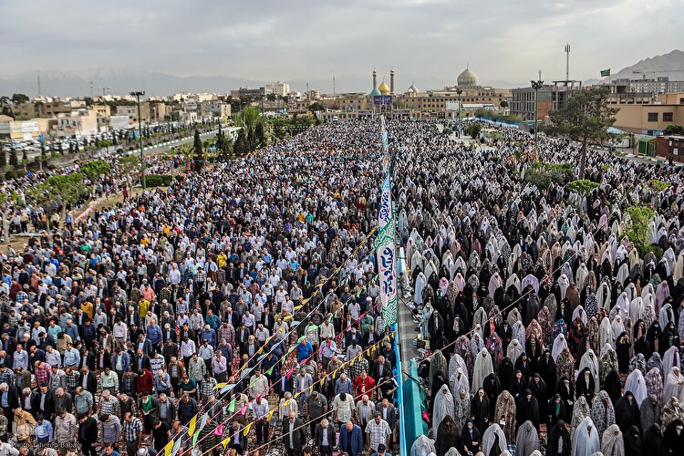 نماز عید سعید فطر در حرم حضرت عبدالعظیم(ع)