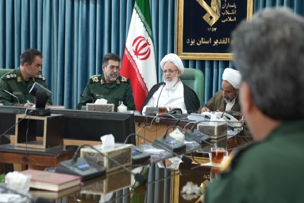 دیدار امام جمعه یزد با فرمانده سپاه
