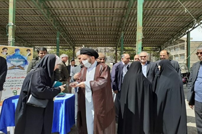عکس | بازدید نماینده ولی فقیه در لرستان از طرح حفظ مجازی قرآن