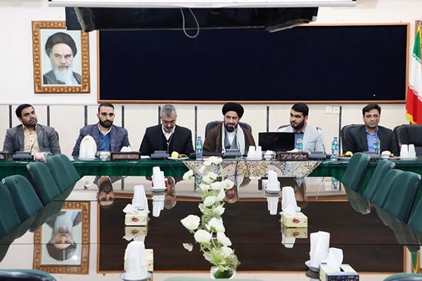 کانونهای مساجد را به پاتوق جوانان تبدیل کنیم کانونهای مساجد را به پاتوق جوانان تبدیل کنیم