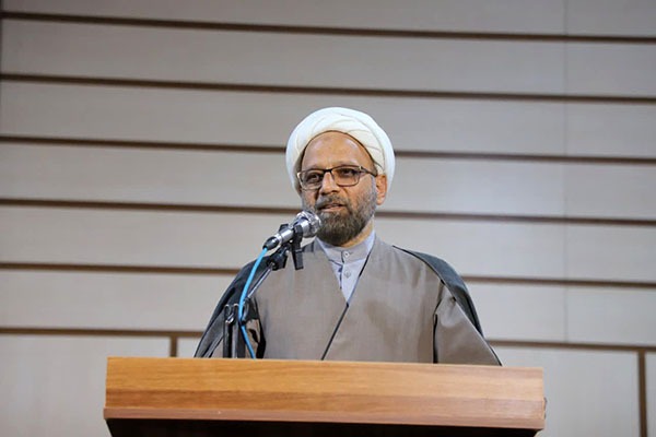 لزوم پاسداشت چهره دارالعباده، رعایت شئونات دینی است