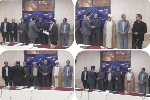 تحویل ۴۵ سند مالکیت کاداستری مساجد استان یزد