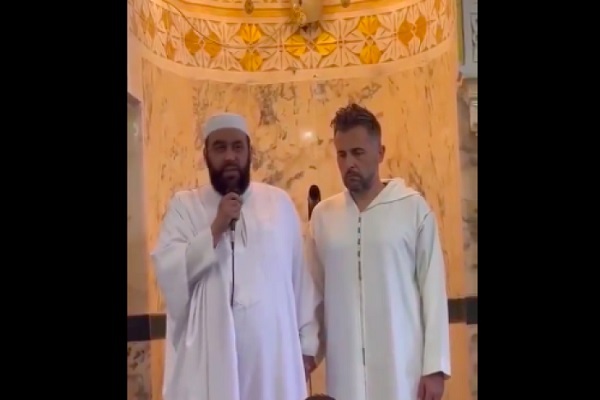 اسلام آوردن مربی فرانسوی مشهورترین باشگاه الجزایر + فیلم