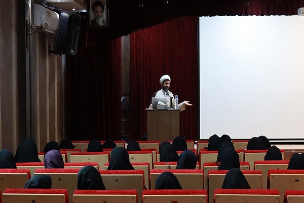 برگزاری دوره «شیوههای ایجاد انس کودکان با نماز» در اردکان و میبد  برگزاری دوره «شیوههای ایجاد انس کودکان با نماز» در اردکان و میبد