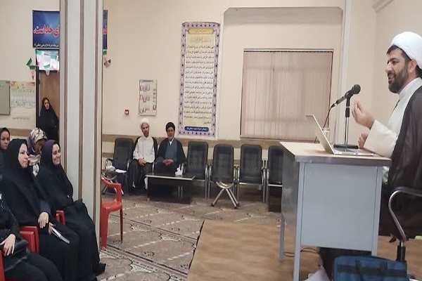 دوره «شیوه‌های ایجاد انس کودکان با نماز»