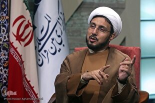 وقتی دین در خیابان راه می‌رود