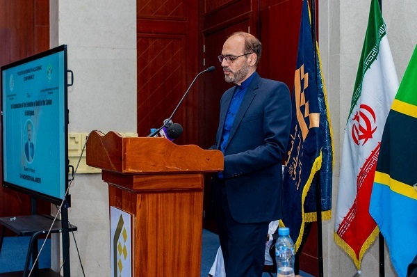 عنوان منجی از صدر اسلام وجود داشته است + عکس