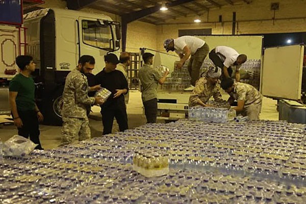 اعزام ۲۴ تانکر آبرسانی و ۱۳۰ هزار بطری آب معدنی از استان‌های مختلف به یزد