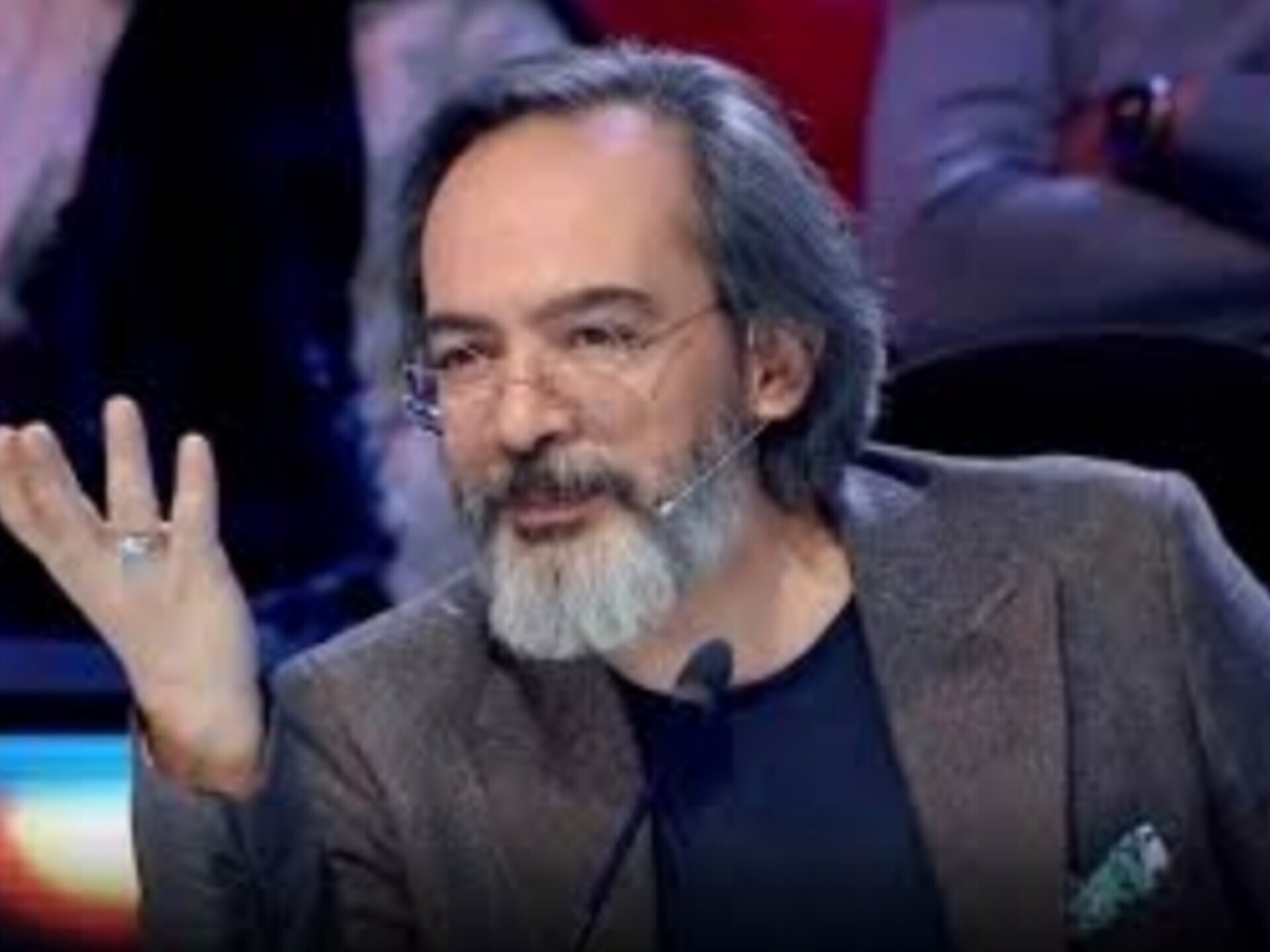 کارن همایونفر به عنوان چهره هنر انقلاب معرفی شد