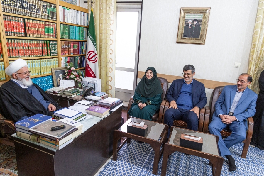 دیدار معاون رئیس‌جمهور با نماینده ولی‌فقیه در استان یزد + عکس