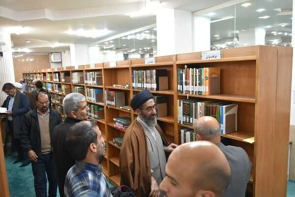 بازدید اعضای جلسه تفسیر از کتابخانه تخصصی قرآن یزد