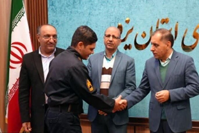 برگزیدگان قرآنی زندان‌های یزد تجلیل شدند